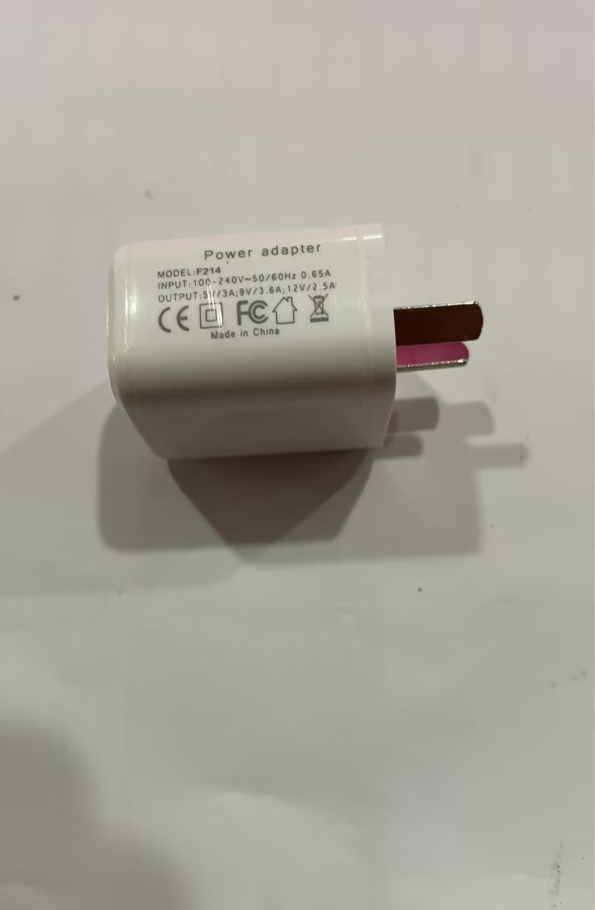 Nuova Lampada Intelligente a LED a forma di G con Altoparlante Bluetooth, Caricatore Wireless, Lampada d'Atmosfera, Controllo tramite App per Camera da Letto e Arredamento Casa