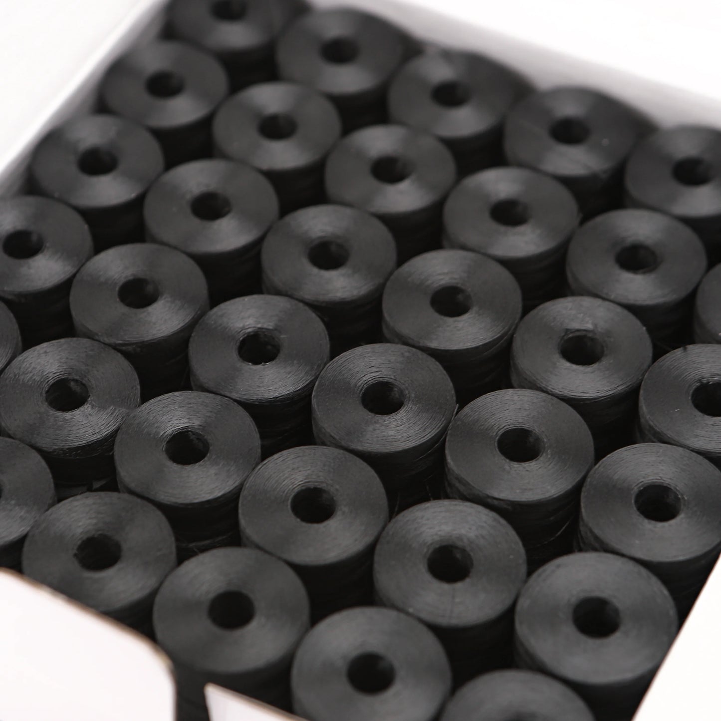 144 Eco-friendly Coreless Prewound Bobbins Thread Sideless Style L 60WT Polyester 145 Meters Long White And Black Colors Choice